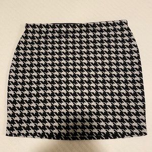 Express Houndstooth Skirt